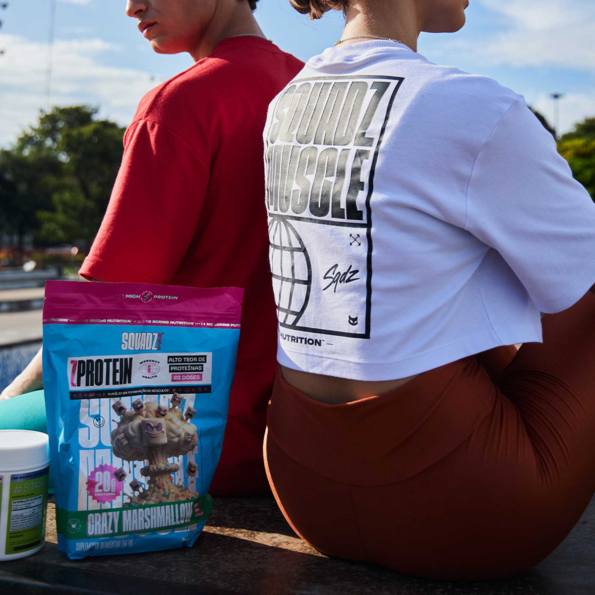 ZPROTEIN Marshmallow 900g — Casal de costas com o refil