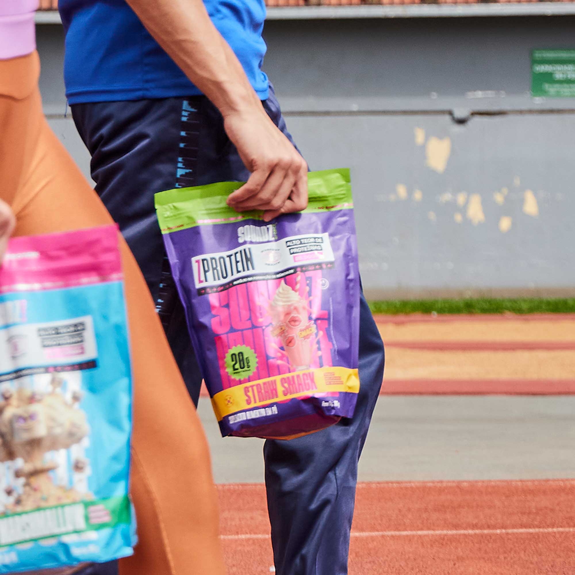 ZPROTEIN Milkshake de Morango 900g — Refil carregado na rua