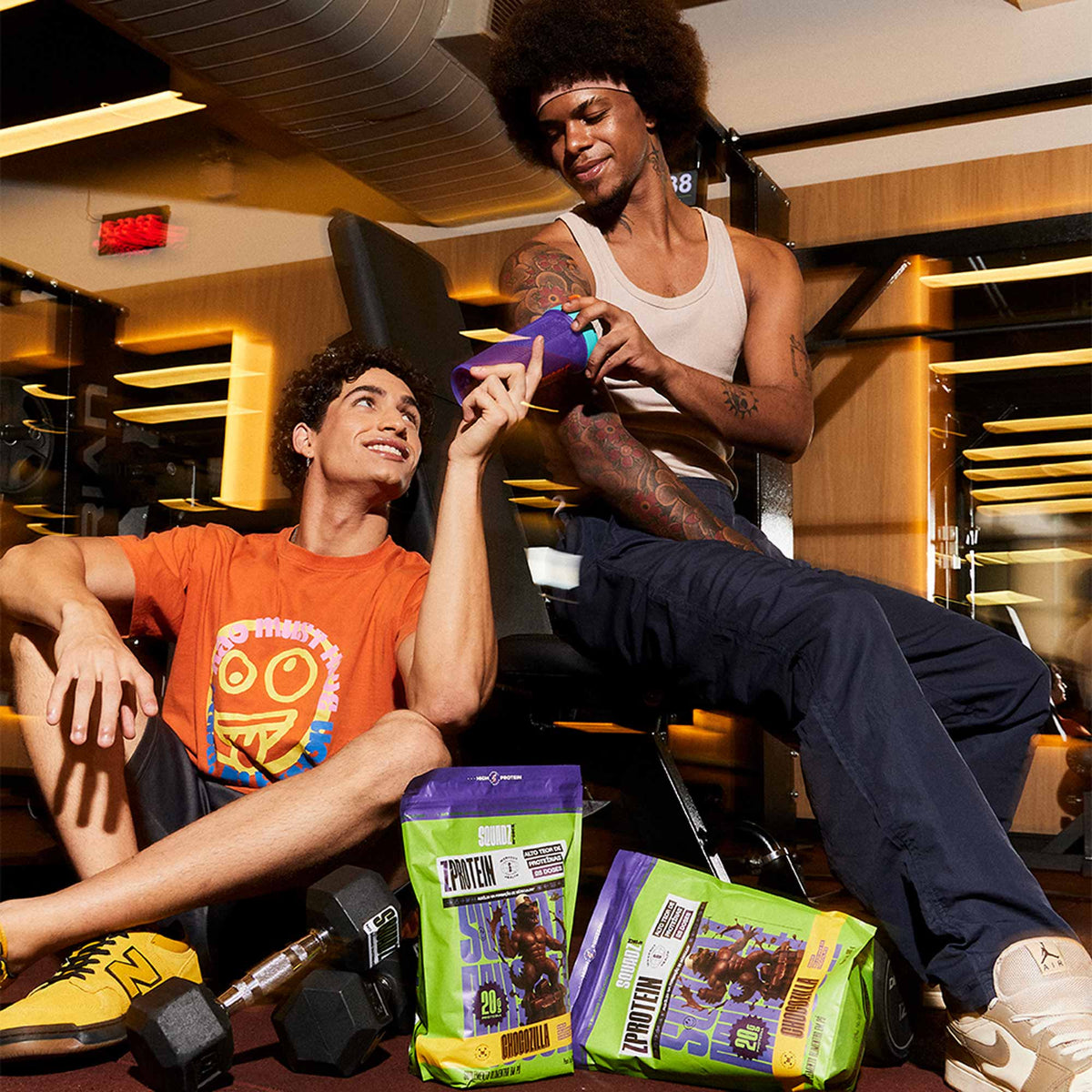 ZPROTEIN Milkshake de Chocolate 900g — Grupo na academia com os refis