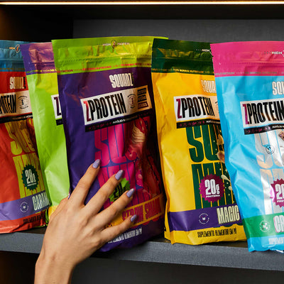 ZPROTEIN Milkshake de Morango 900g — Refis coloridos na prateleira